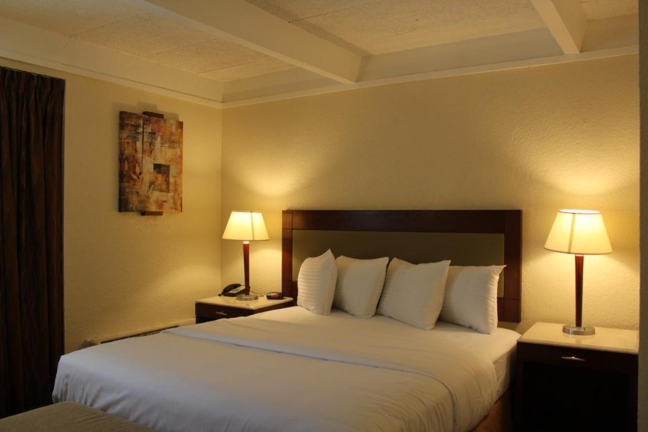 Lexington Inn & Suites-Elgin Extérieur photo